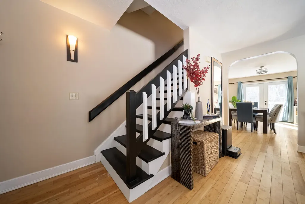 8 Standish Way Amherst NH 03031