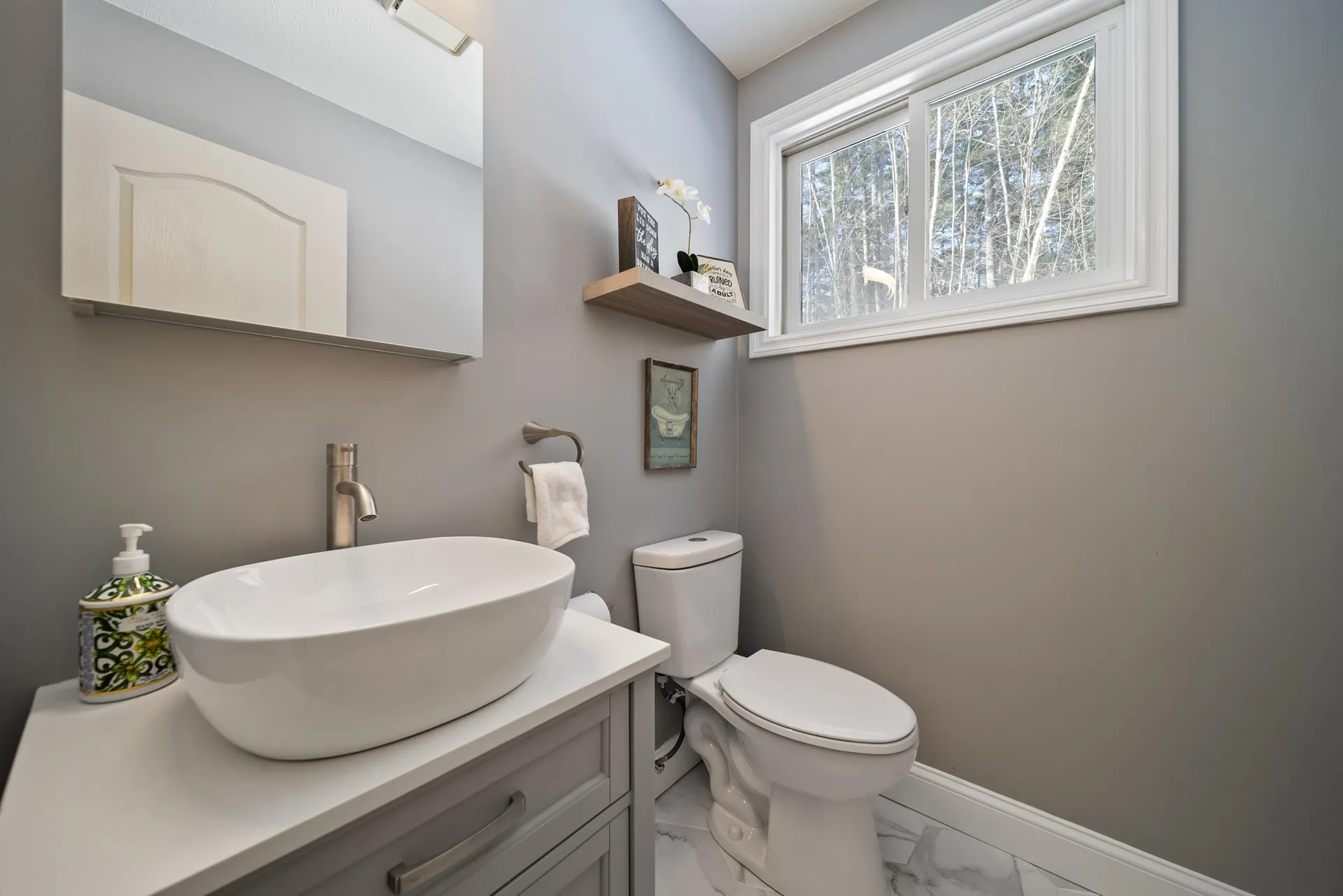 8 Standish Way Amherst NH 03031