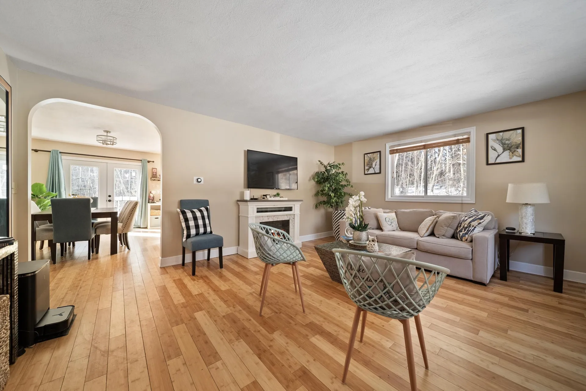 8 Standish Way Amherst NH 03031