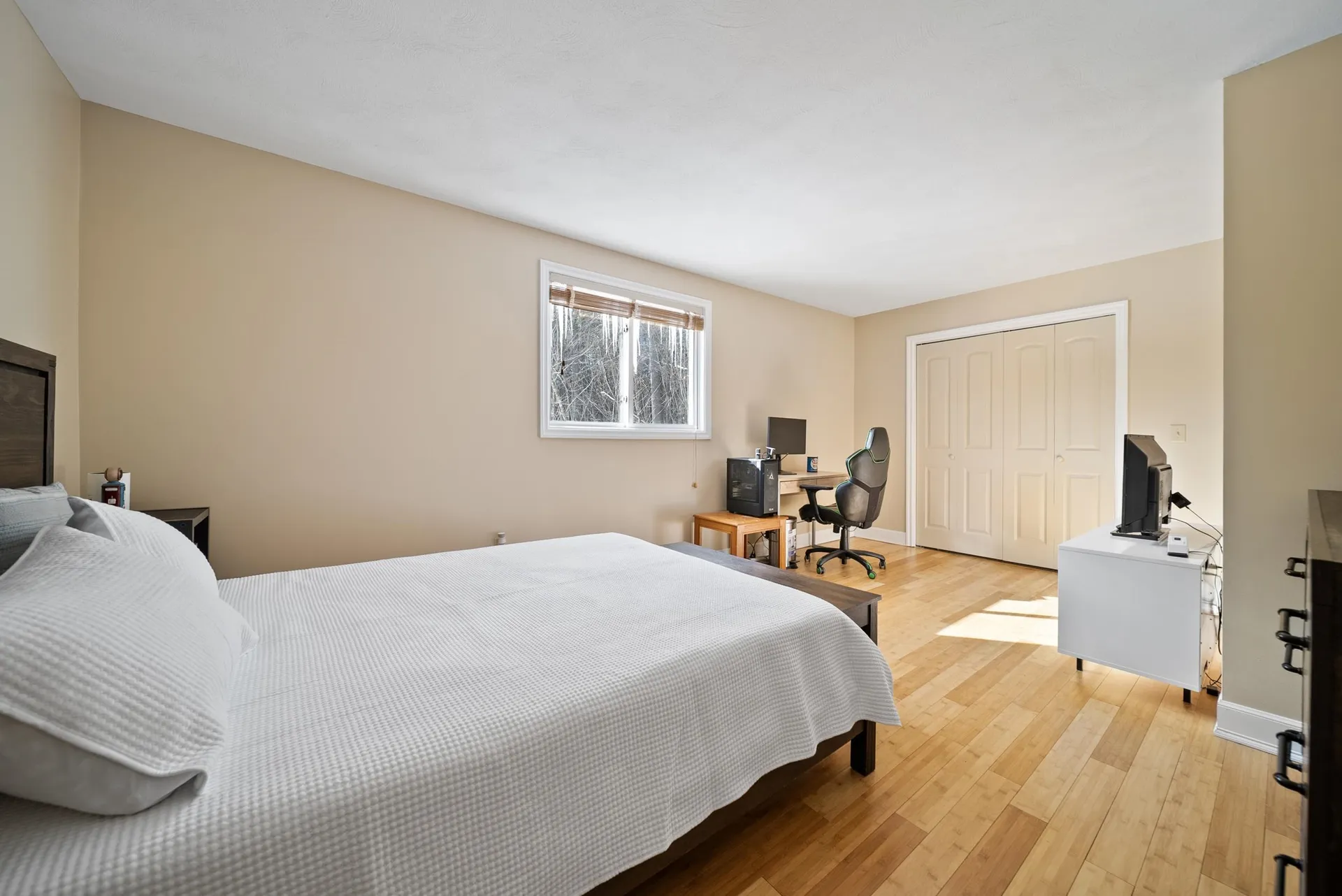 8 Standish Way Amherst NH 03031