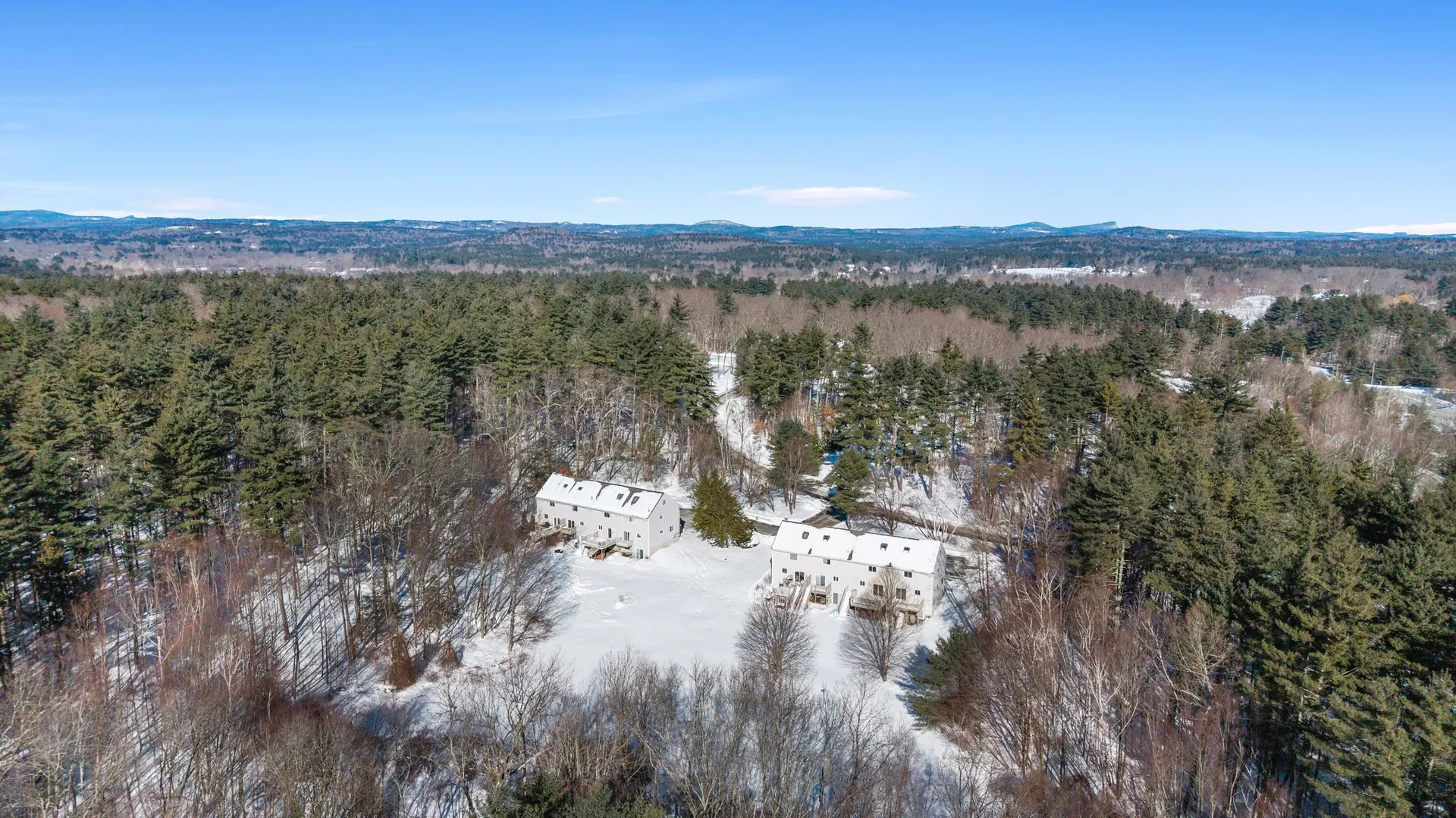 8 Standish Way Amherst NH 03031