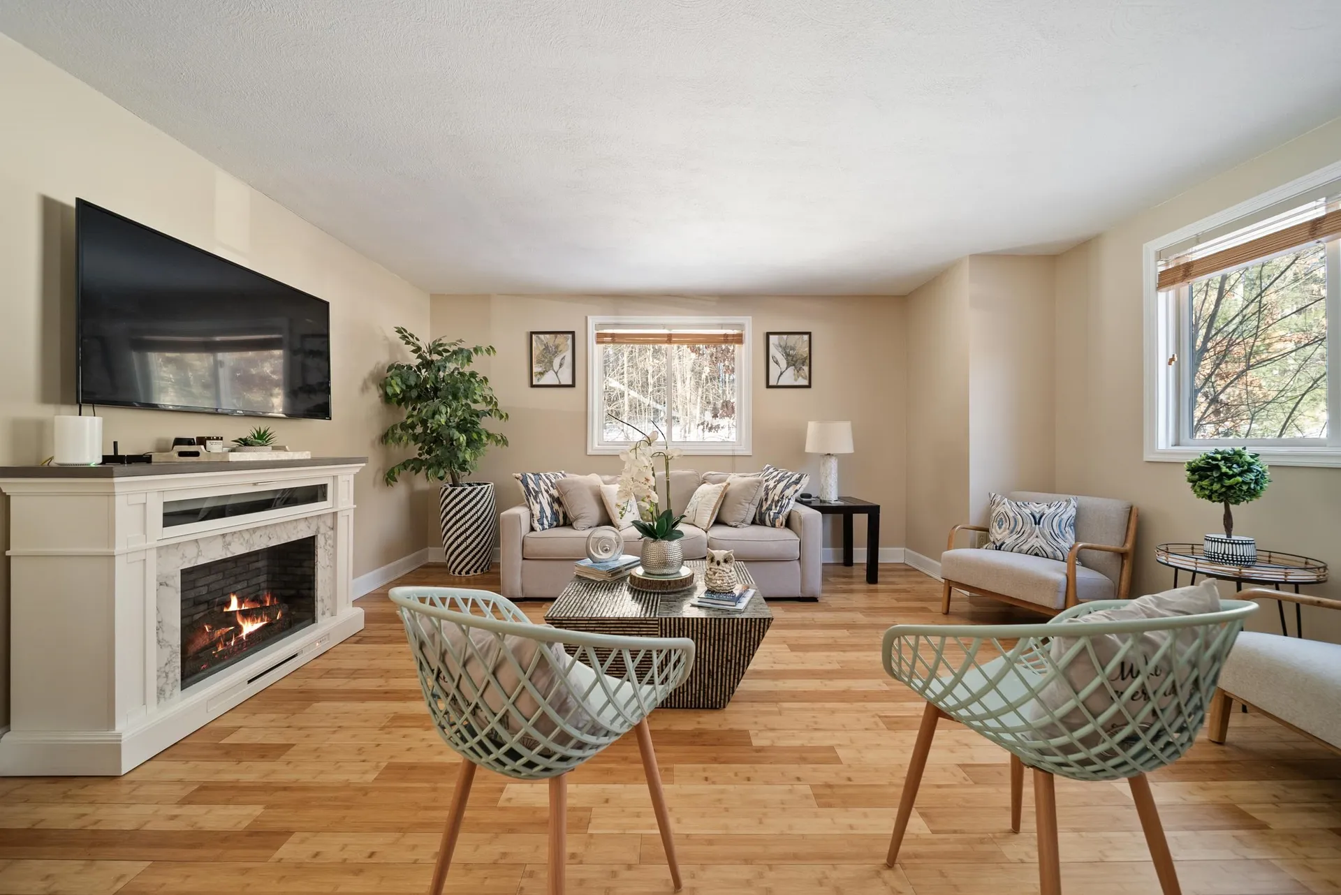 8 Standish Way Amherst NH 03031