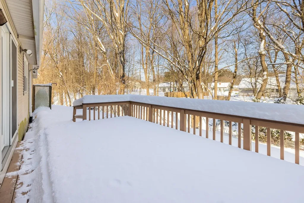 63 Morning Glory Lane Hartford VT 05088