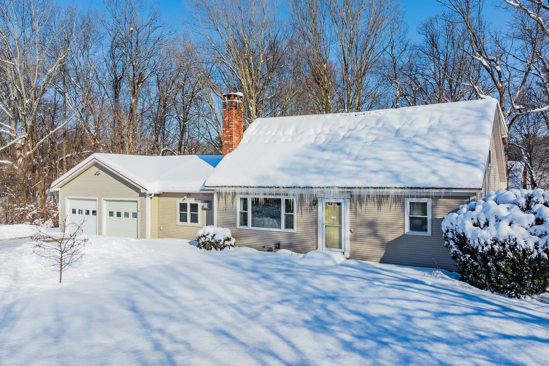 63 Morning Glory Lane Hartford VT 05088