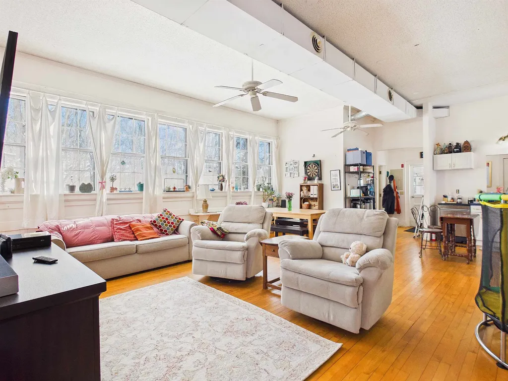 121 Howe Hill Road Pomfret VT 05053