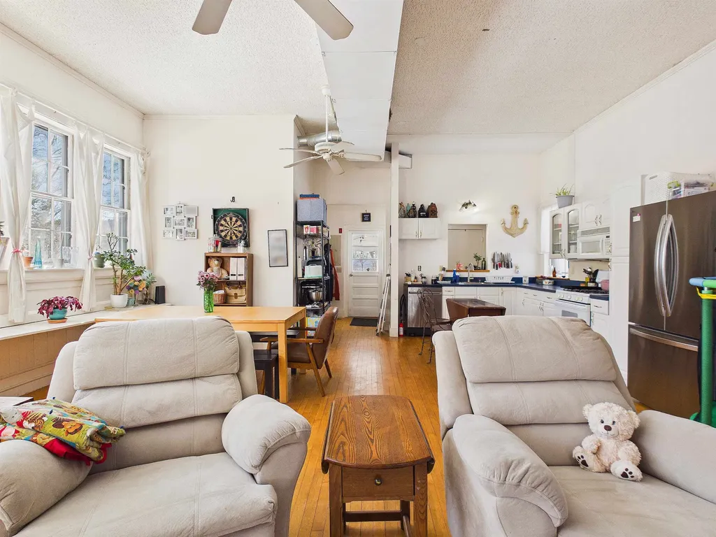 121 Howe Hill Road Pomfret VT 05053