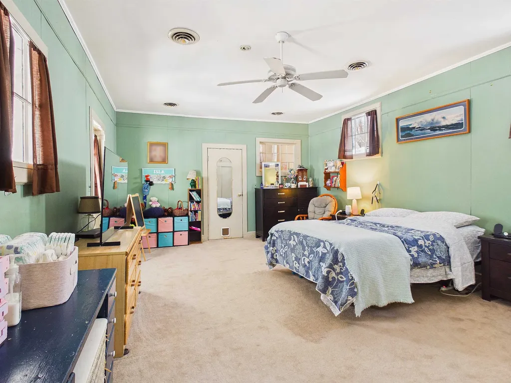 121 Howe Hill Road Pomfret VT 05053