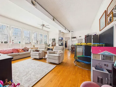 121 Howe Hill Road Pomfret VT 05053