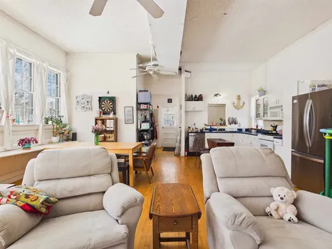 121 Howe Hill Road Pomfret VT 05053