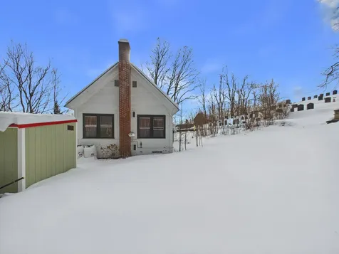 121 Howe Hill Road Pomfret VT 05053