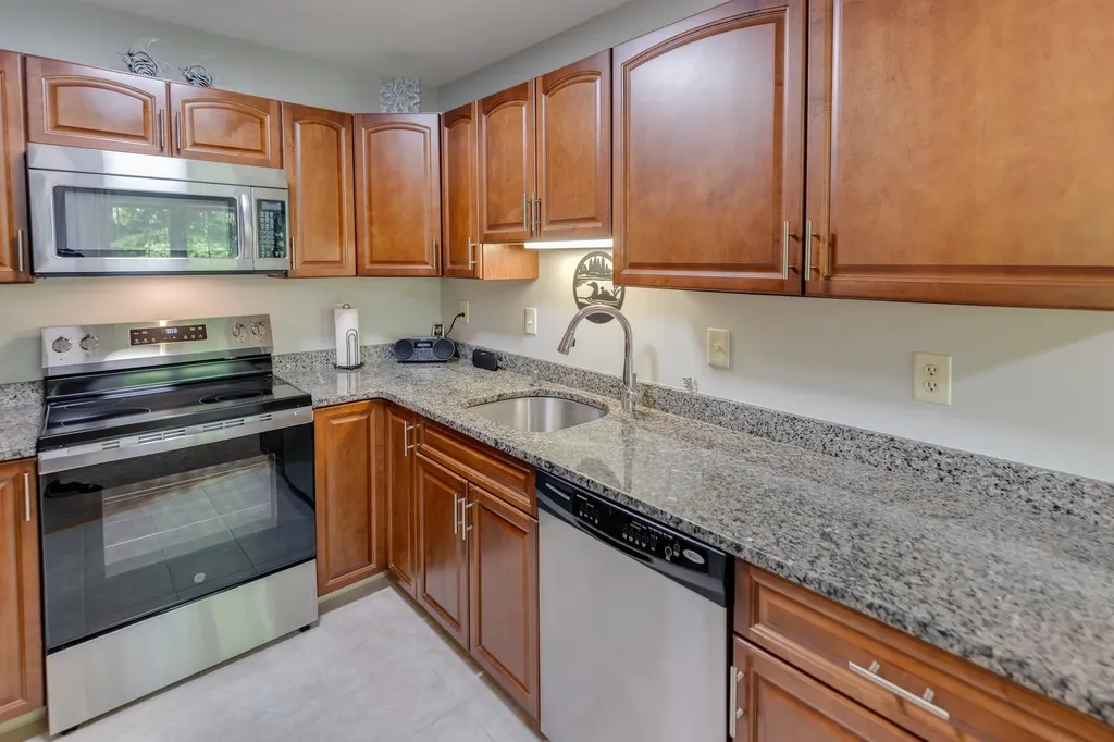 23 Falls Road Thornton NH 03285