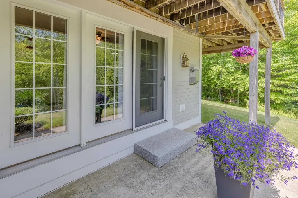 23 Falls Road Thornton NH 03285