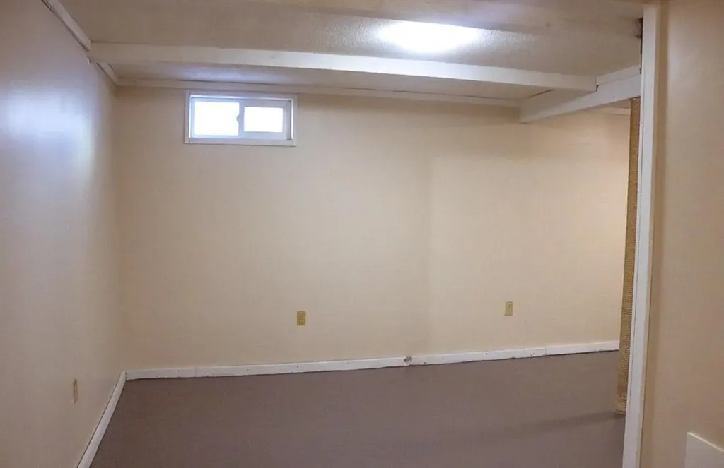 4 Norman Drive Derry NH 03038