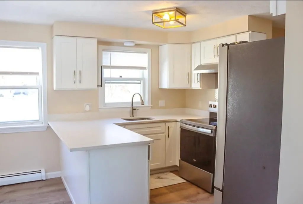 4 Norman Drive Derry NH 03038