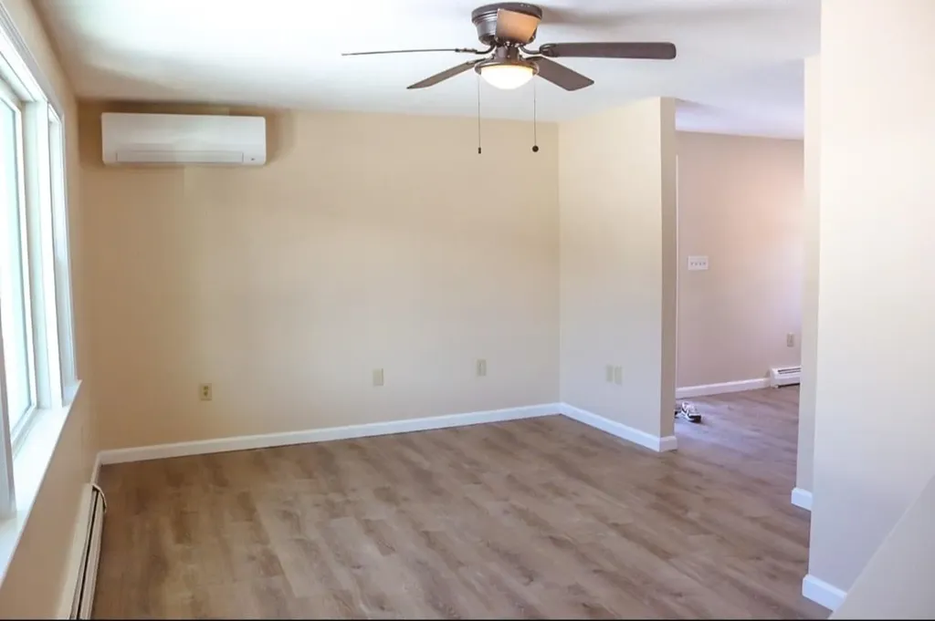 4 Norman Drive Derry NH 03038