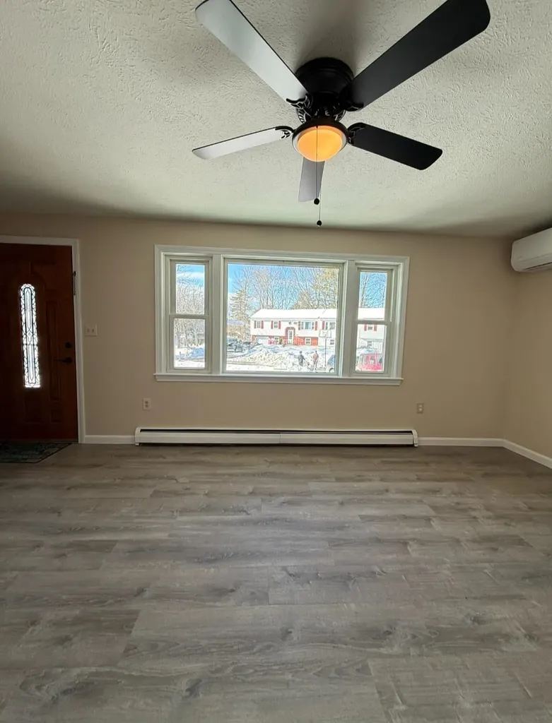 4 Norman Drive Derry NH 03038