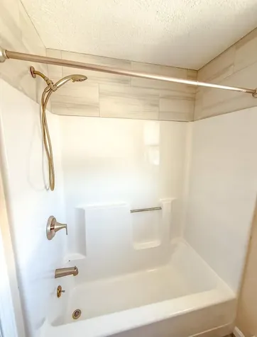 4 Norman Drive Derry NH 03038