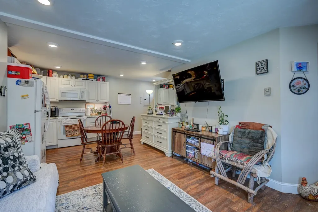 76 Main Street Conway NH 03818