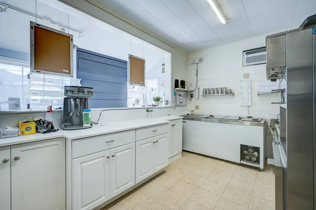 76 Main Street Conway NH 03818