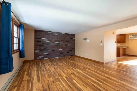 22 Olde Country Village Road Londonderry NH 03053