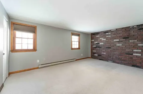 22 Olde Country Village Road Londonderry NH 03053