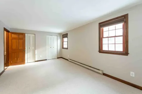 22 Olde Country Village Road Londonderry NH 03053