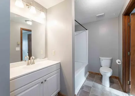 22 Olde Country Village Road Londonderry NH 03053