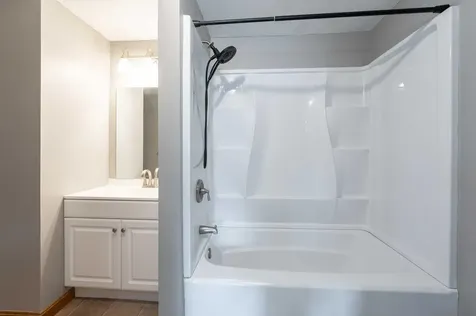 22 Olde Country Village Road Londonderry NH 03053