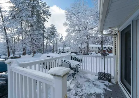 22 Olde Country Village Road Londonderry NH 03053