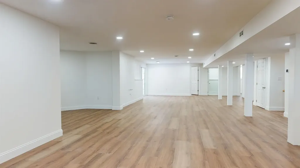 236 Leos Lane Georgia VT 05478