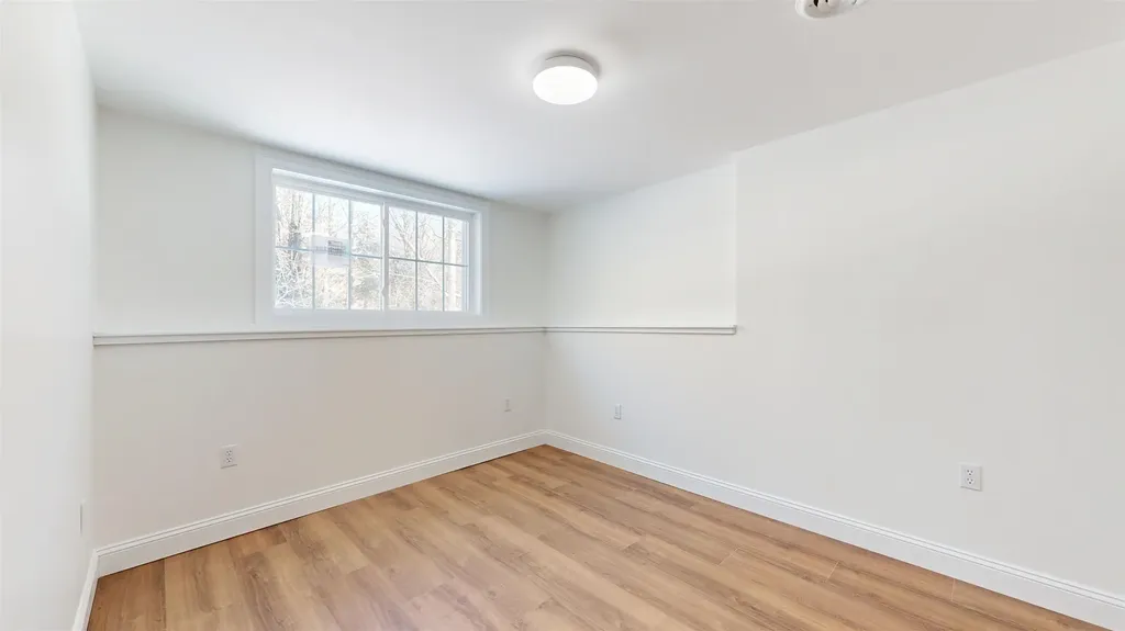 236 Leos Lane Georgia VT 05478