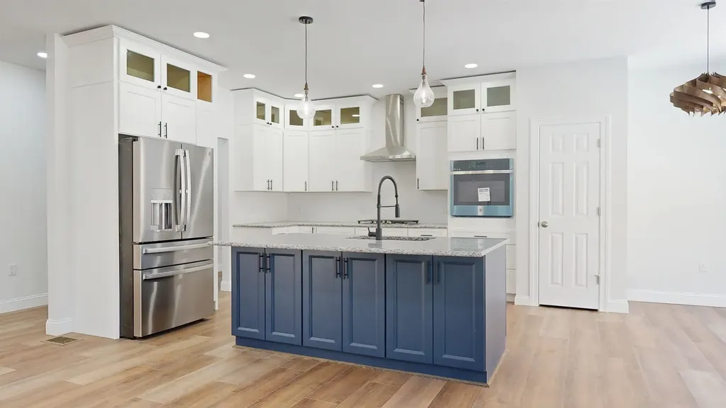 236 Leos Lane Georgia VT 05478