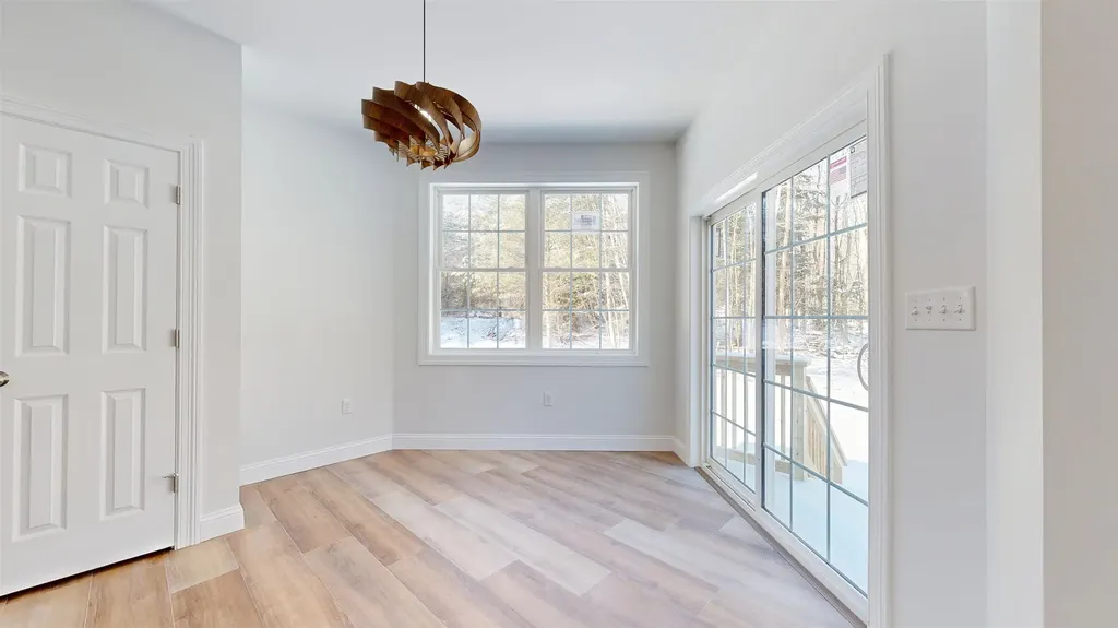 236 Leos Lane Georgia VT 05478