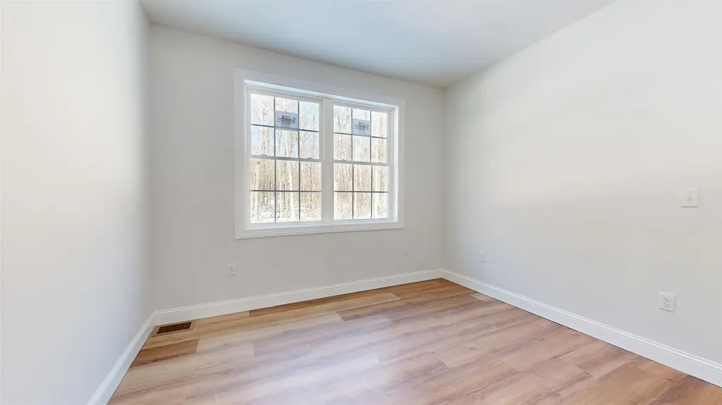 236 Leos Lane Georgia VT 05478