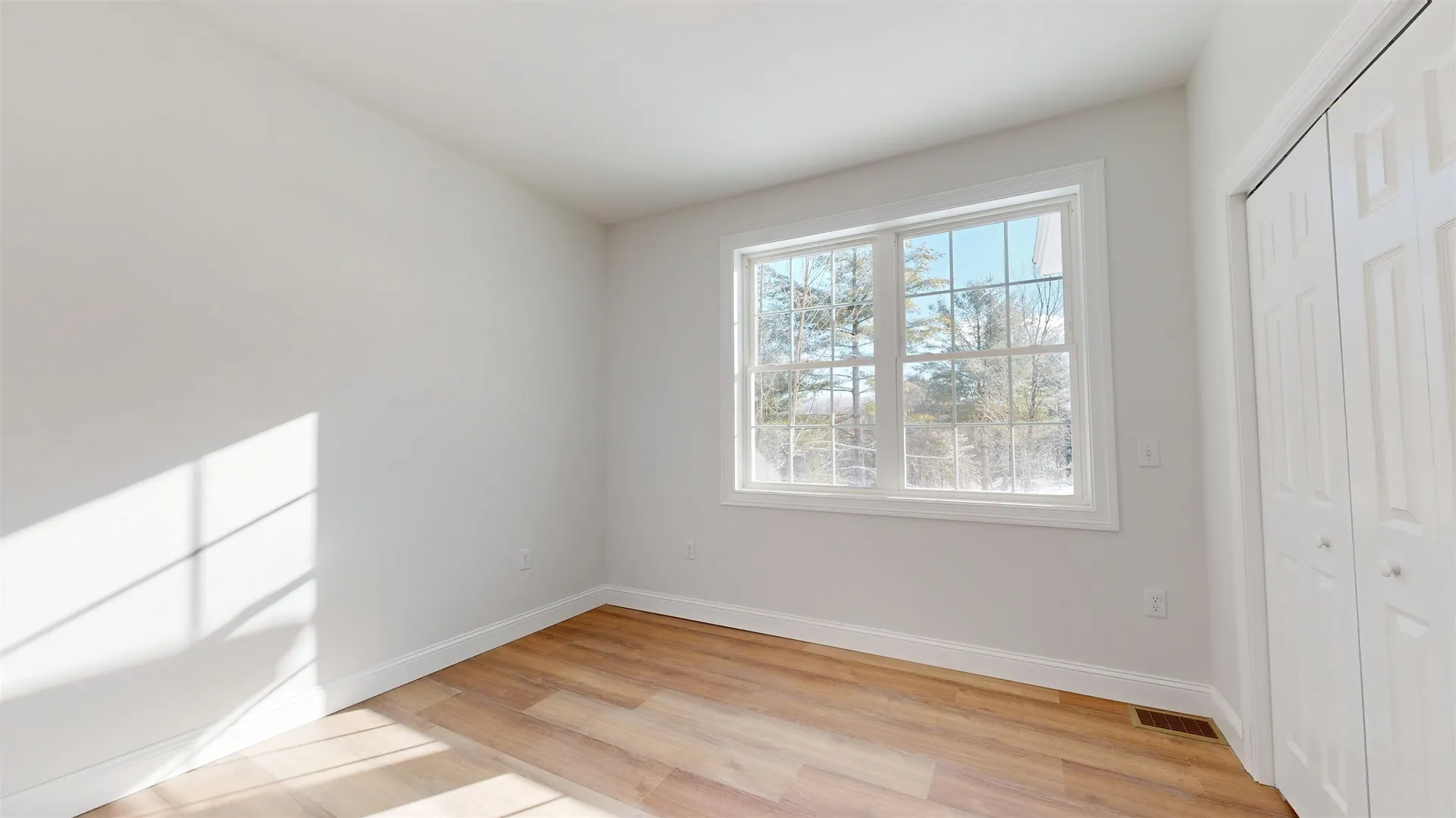 236 Leos Lane Georgia VT 05478