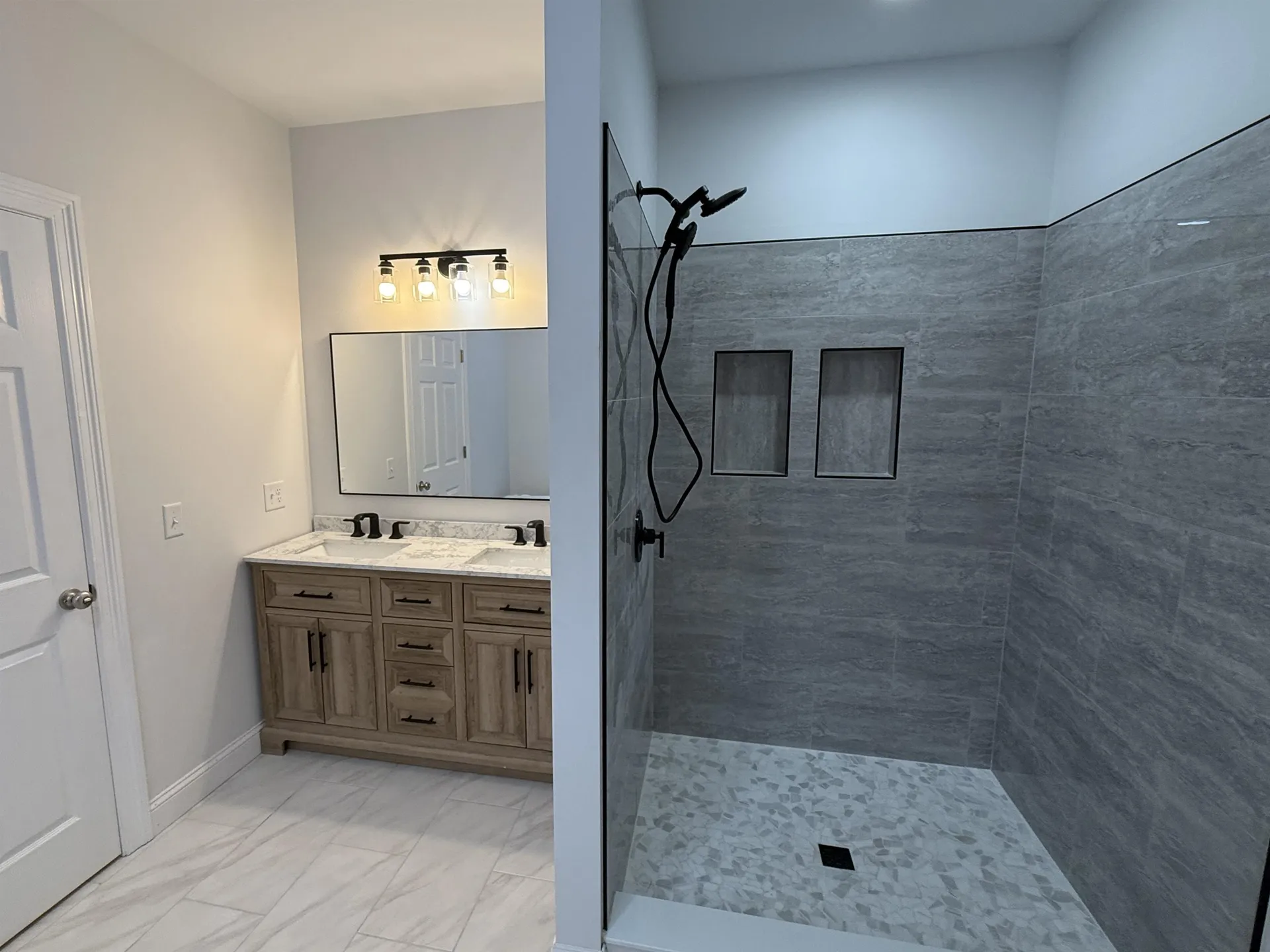 236 Leos Lane Georgia VT 05478