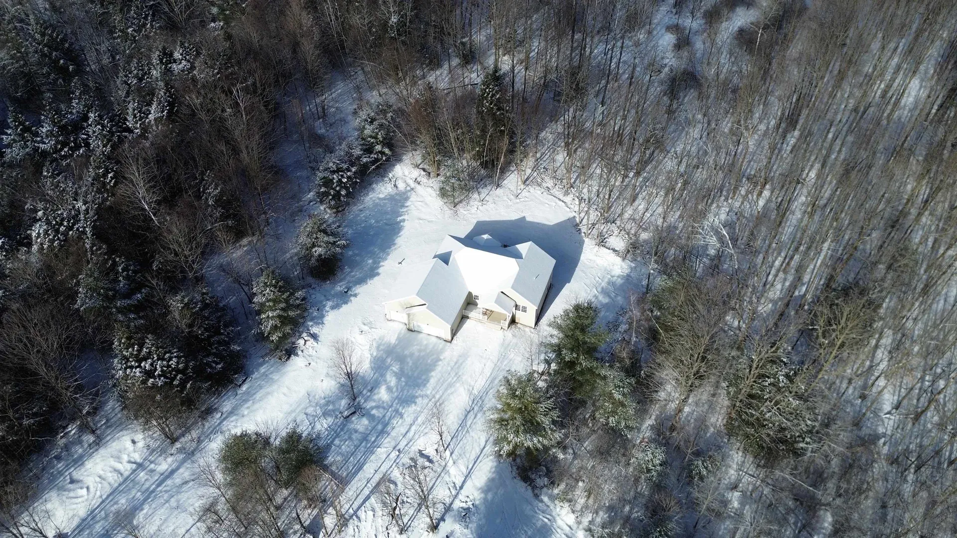 236 Leos Lane Georgia VT 05478