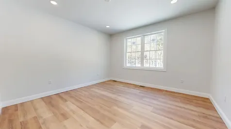 236 Leos Lane Georgia VT 05478