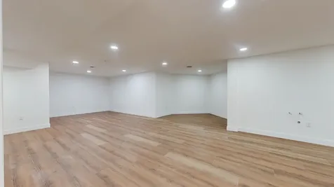 236 Leos Lane Georgia VT 05478