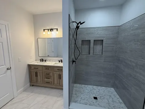 236 Leos Lane Georgia VT 05478