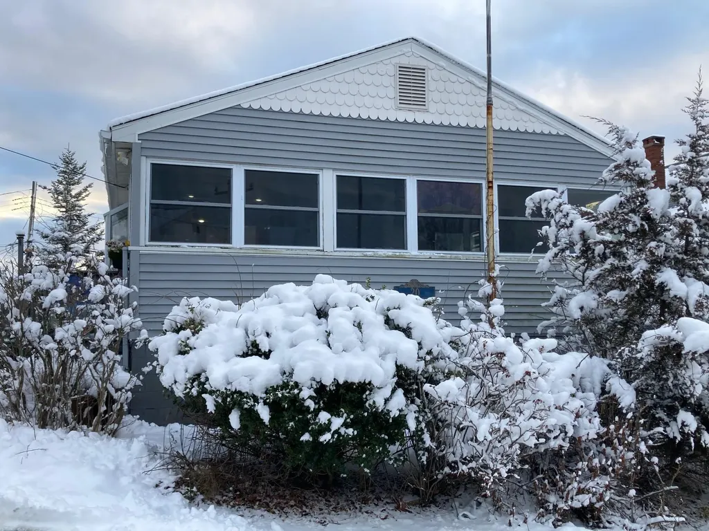 20 Campton Street Hampton NH 03842