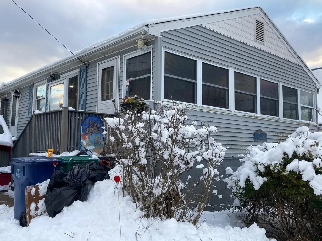 20 Campton Street Hampton NH 03842