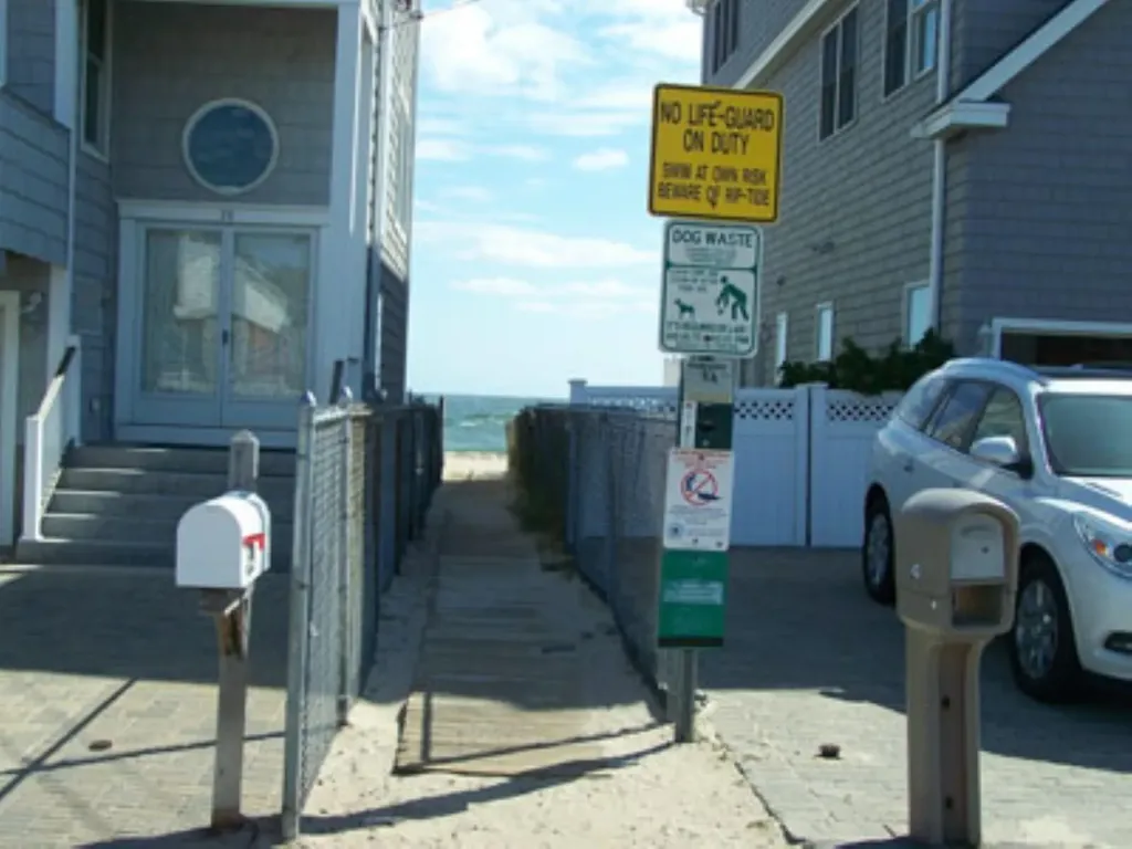 20 Campton Street Hampton NH 03842