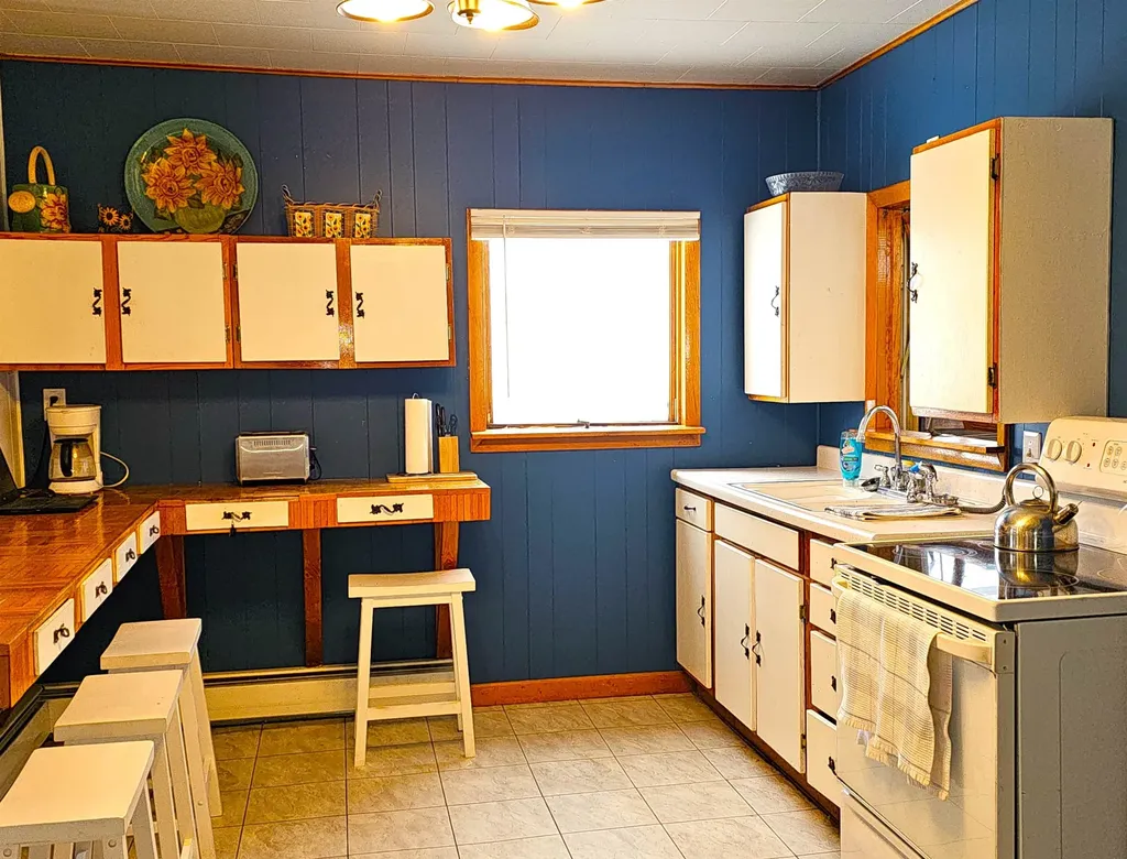 17 Second Street Gorham NH 03581