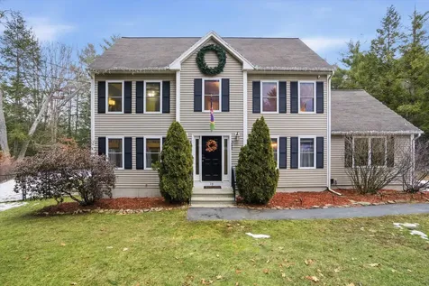 19 Ventura Drive Raymond NH 03077