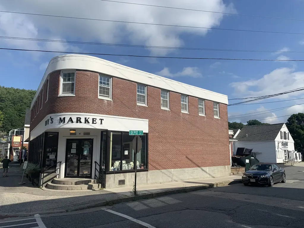 19 Woodmans Lane Peterborough NH 03458