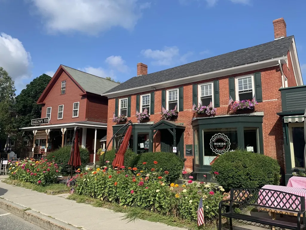 19 Woodmans Lane Peterborough NH 03458