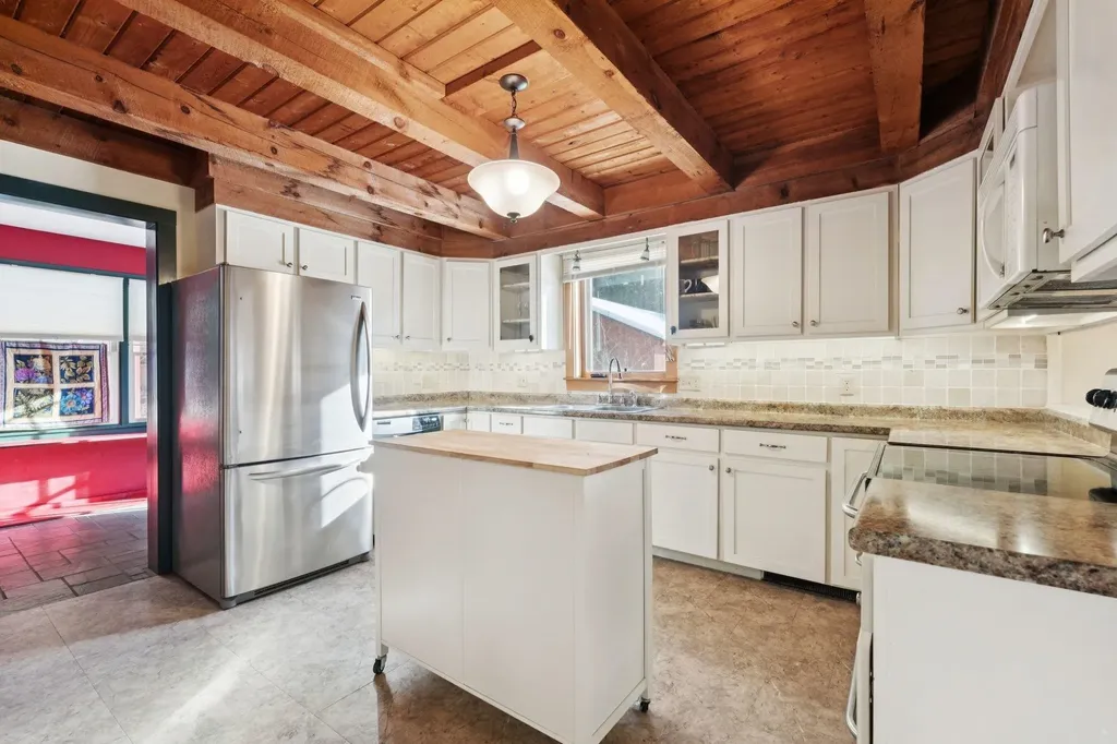 8 Laclair Drive Cornish NH 03745