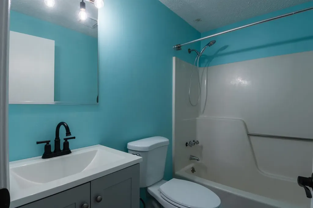 535 Calef Road Manchester NH 03103