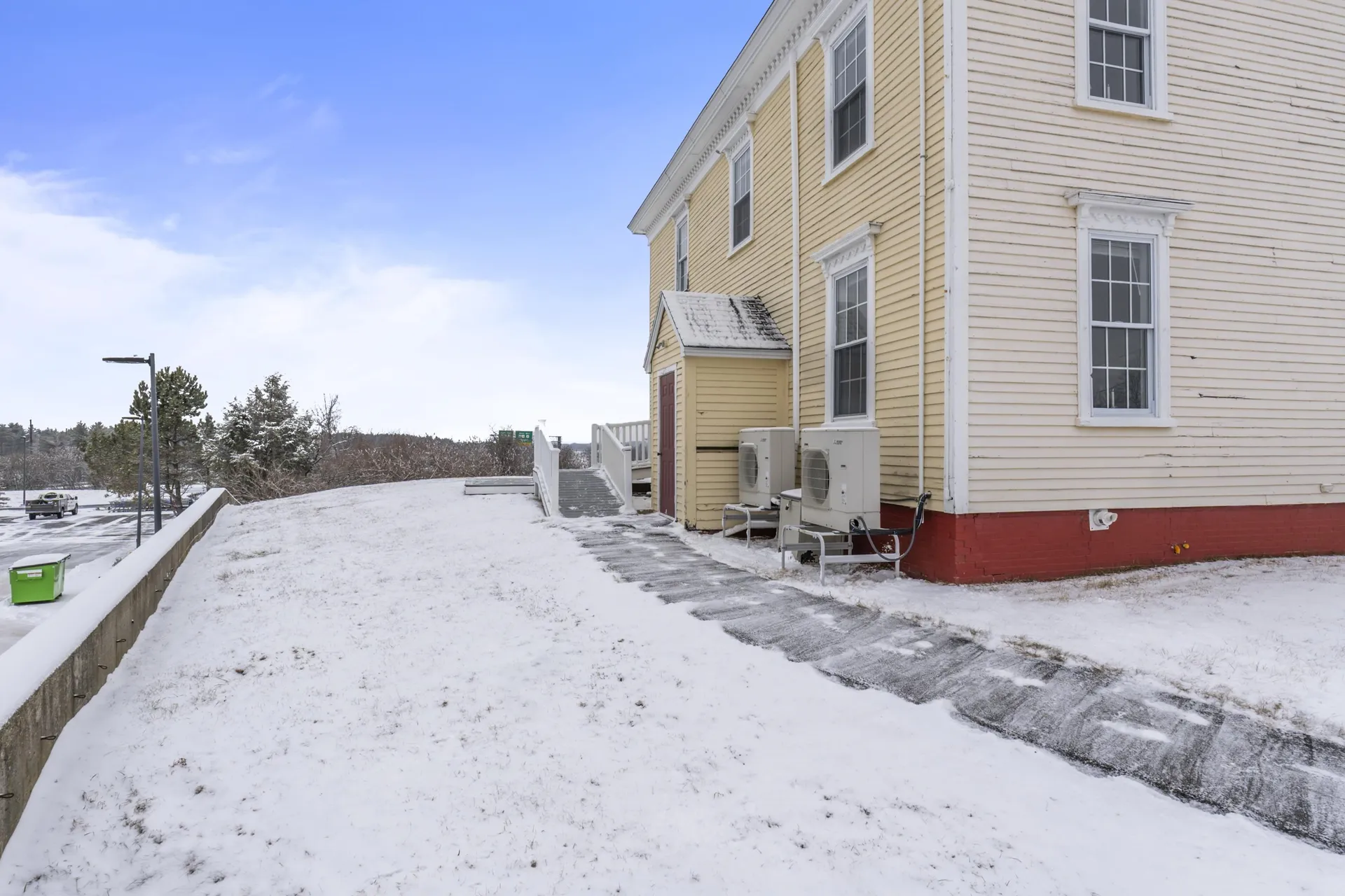 2204 Woodbury Avenue Newington NH 03801